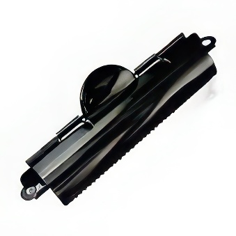 Metal clip for clipboard