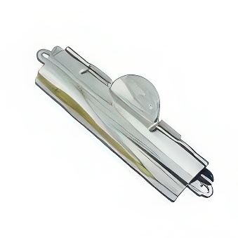 Metal clip for clipboard